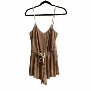 Victoria’s secret gold shine pleated jumpsuit  SZ Xs Romper